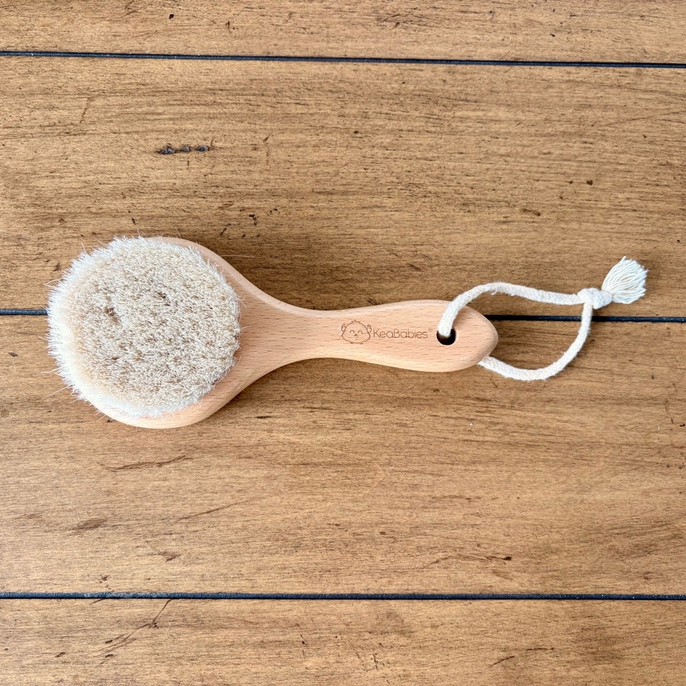 NWOT Keababies Baby Hairbrush in Walnut Oval